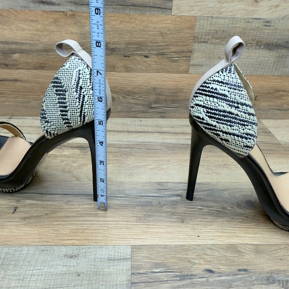 Badgley Mischka By mark James Women size 9.5 shoes Heels Black and Snake Print - Picture 8 of 9